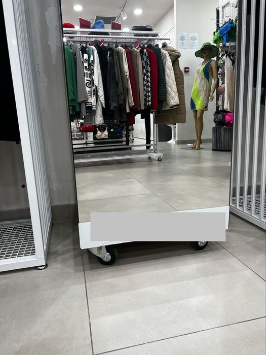 Oglinda turn 4 laturi pe roti - ideala magazin / dressing (60x200 cm)