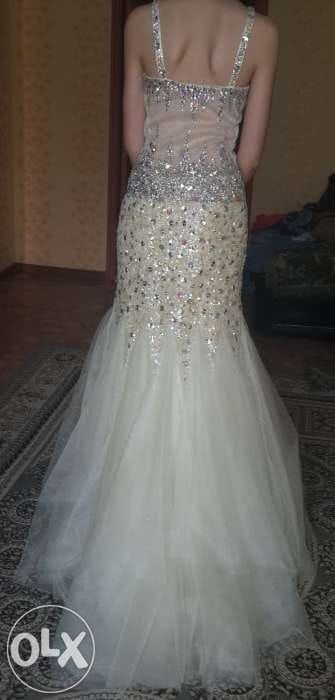 Продам Плаття на випускний 11 клас