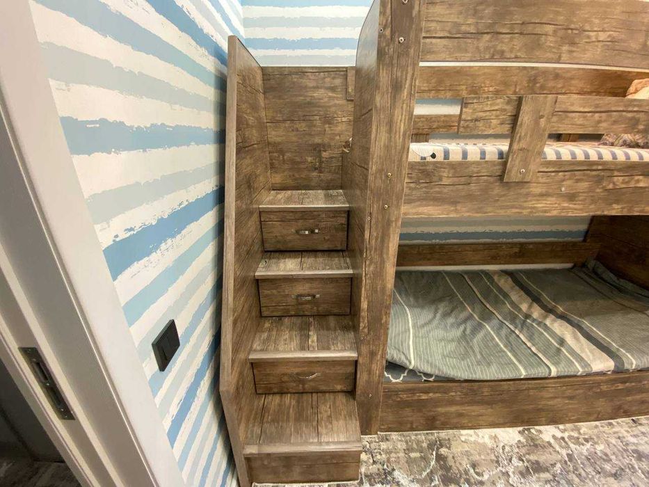 Двухярусная Детская Кровать (почти новая)