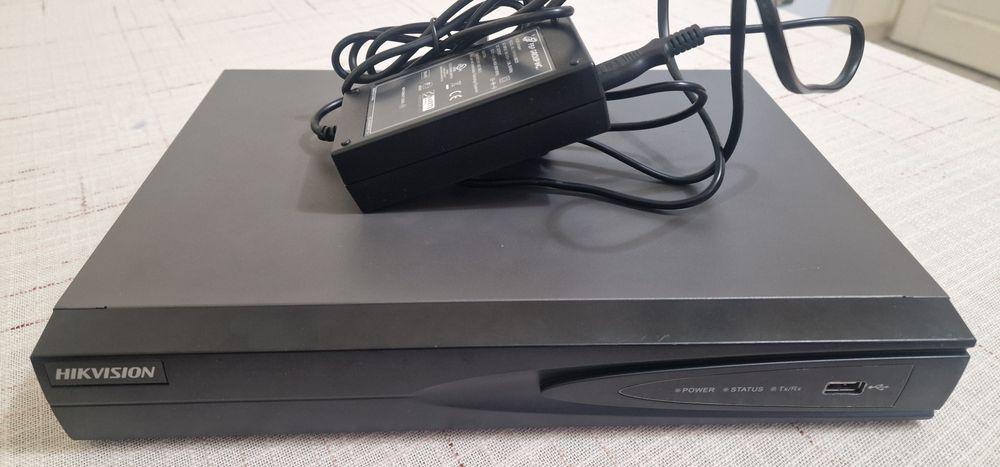 Vand nvr camere hikvision ds 7608 cu usb defect