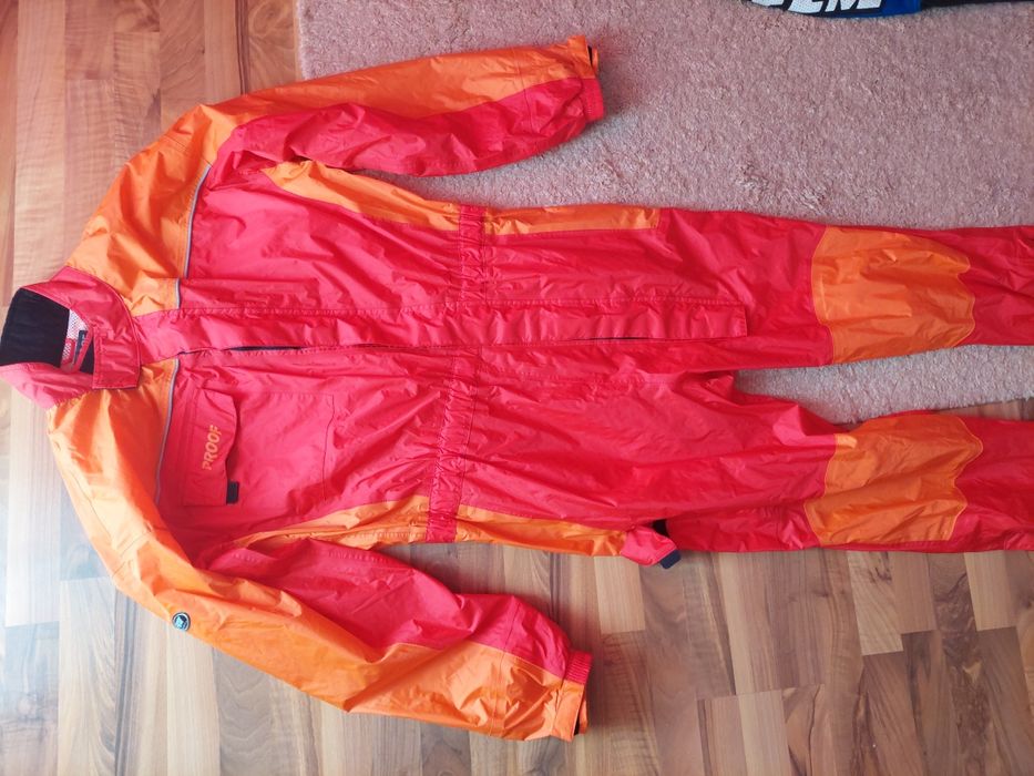 Combinezon dintr-o bucata,costum de ploaie ,marime 2xl