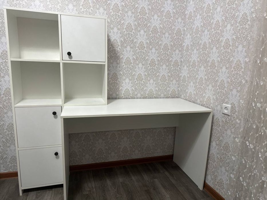 Новый рабочий стол , в хорошем состоянии!Цена договорная доставим сами