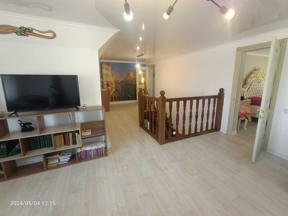 Продам коттедж р-н Аквапарка.