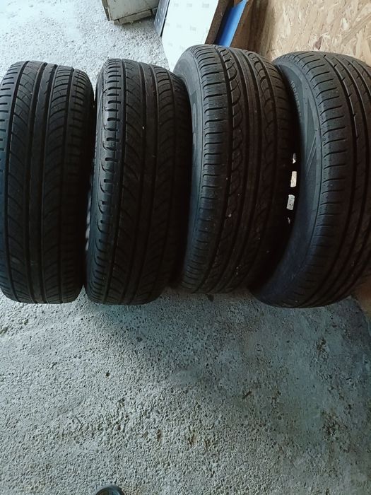 Vând.4roti.de.iarna.pe15.sau.400.lei.jantele.si.600.lei.cauciucurile.s