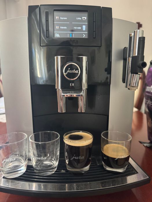 Espressor Jura E8