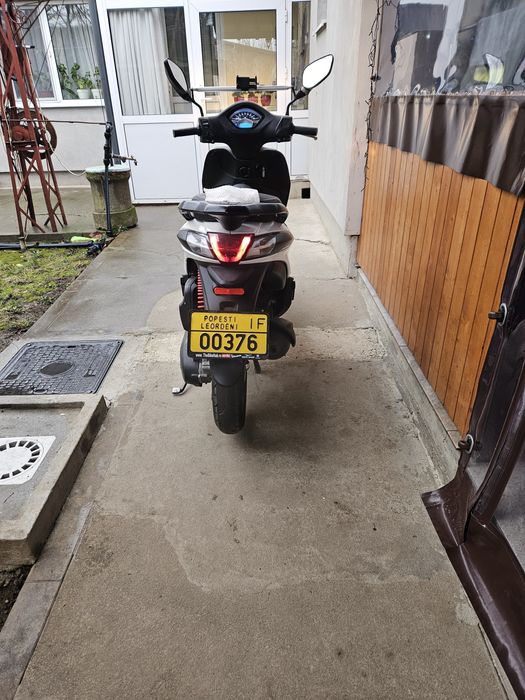 Scuter Piaggio Liberty 2022 – întreținut impecabil + accesorii