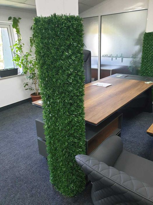 Мрежа с декорация. Метални оградни пана и колове. Ограда. Врати.