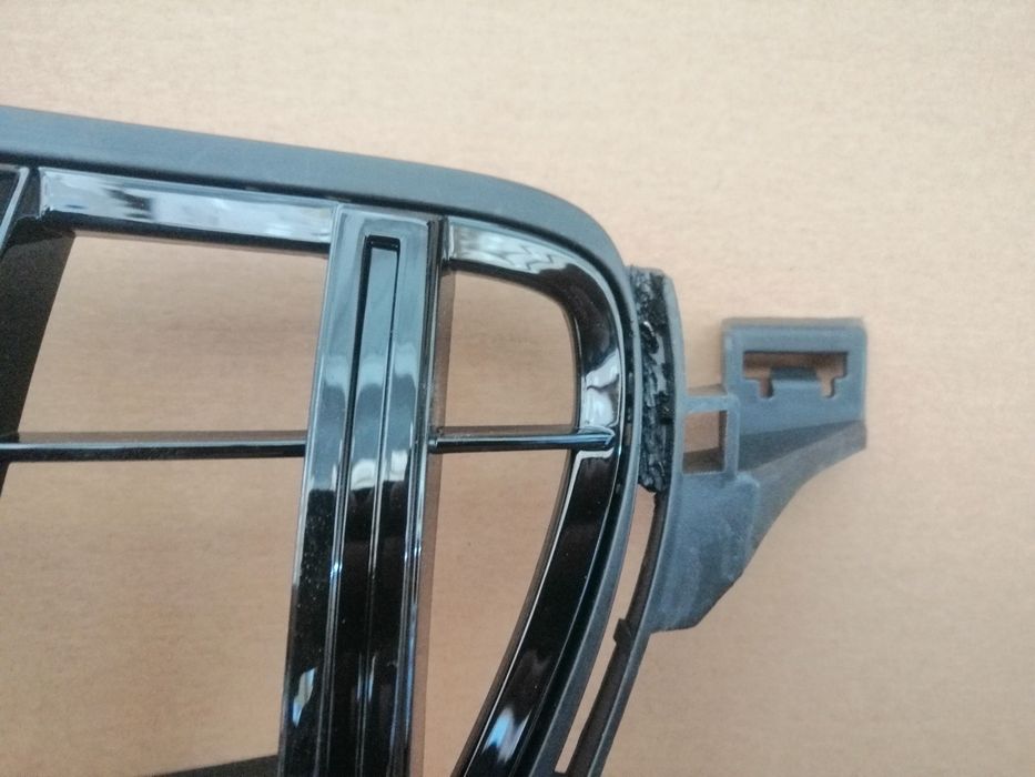 Grila centrala Mercedes-Benz W166