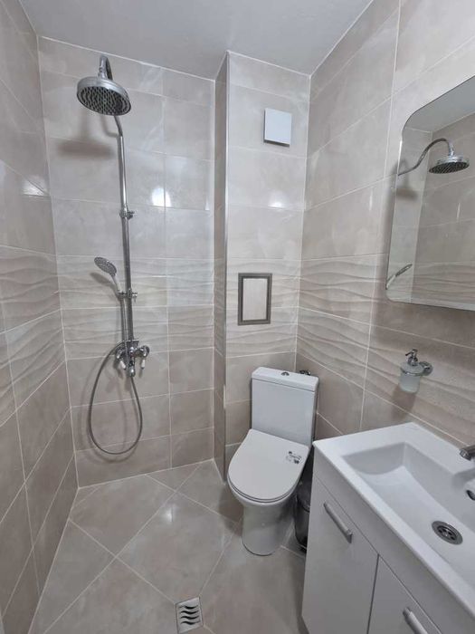 Тристаен апартамент за продажба  в Идеален Център в близост до АУБГ