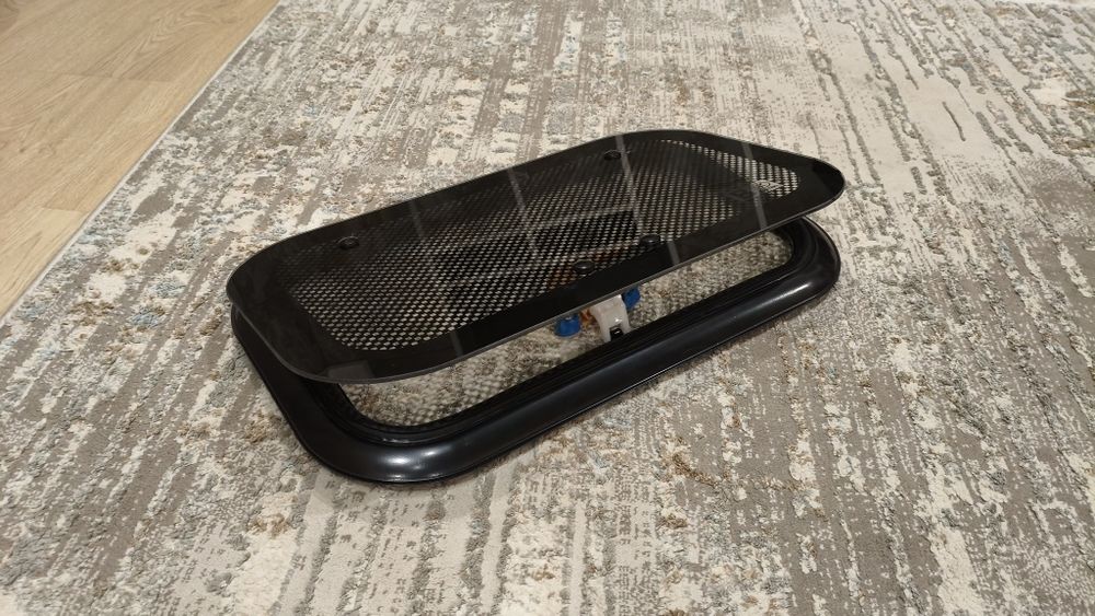 Люк для автомобиля