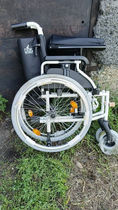 Продам инвалидную коляску