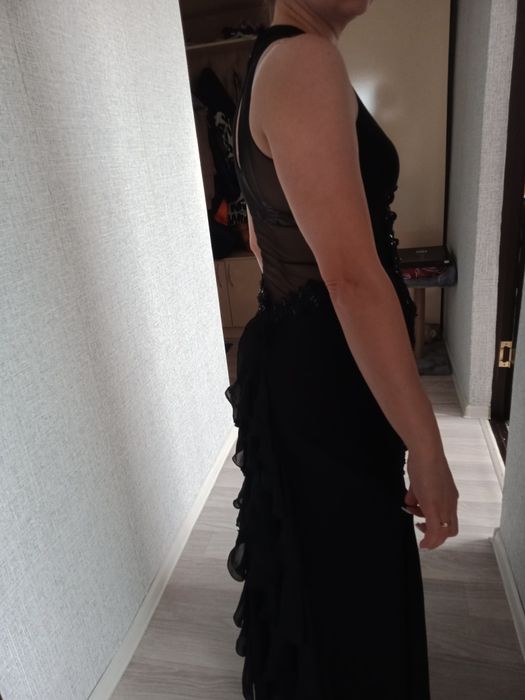 Продам вечернее платья в пол
