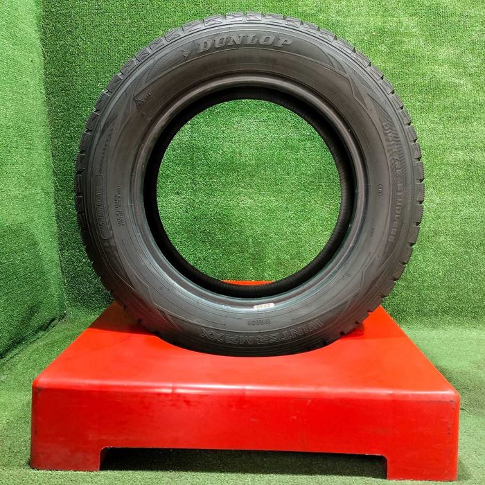 Продам Шина зимний один штуки 215/60 R16 Dunlop Winter Maxx WM01