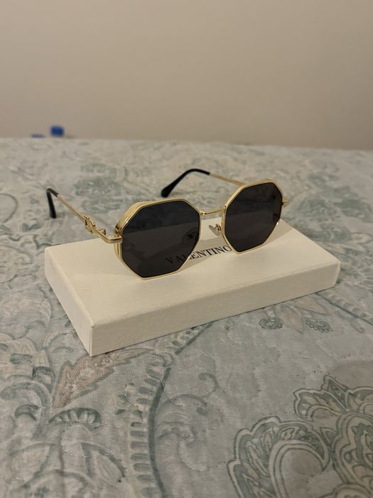 Солнцезащитные очки VALENTINO