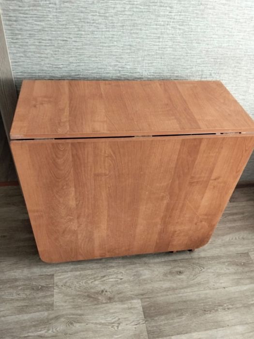 Стол книжка продам