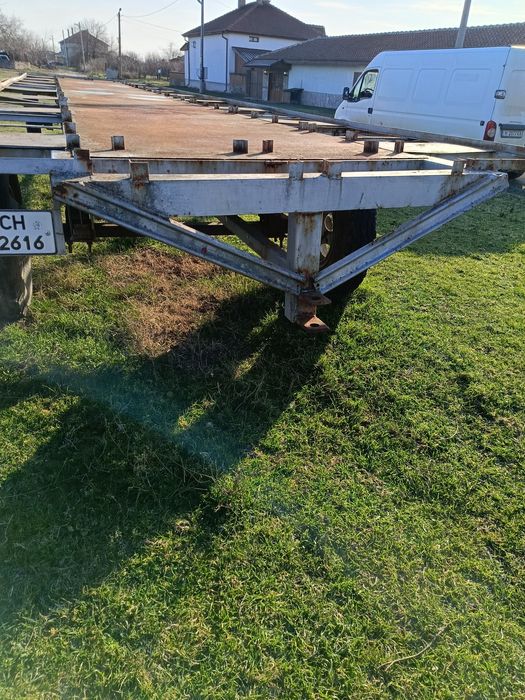 Продавам платформа