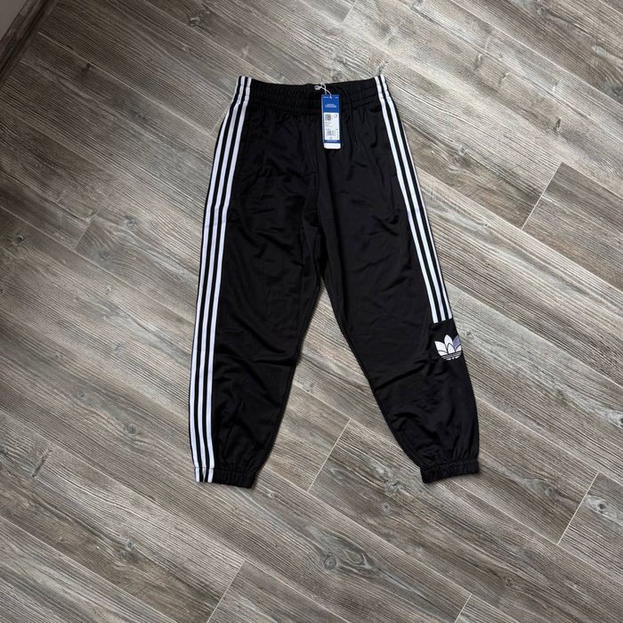 Adidas  комплект размери: M, L, XL