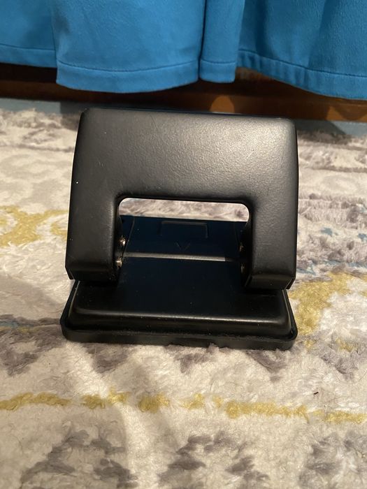 дырокол с поддоном для конфетти