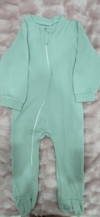 Продам детские вещи