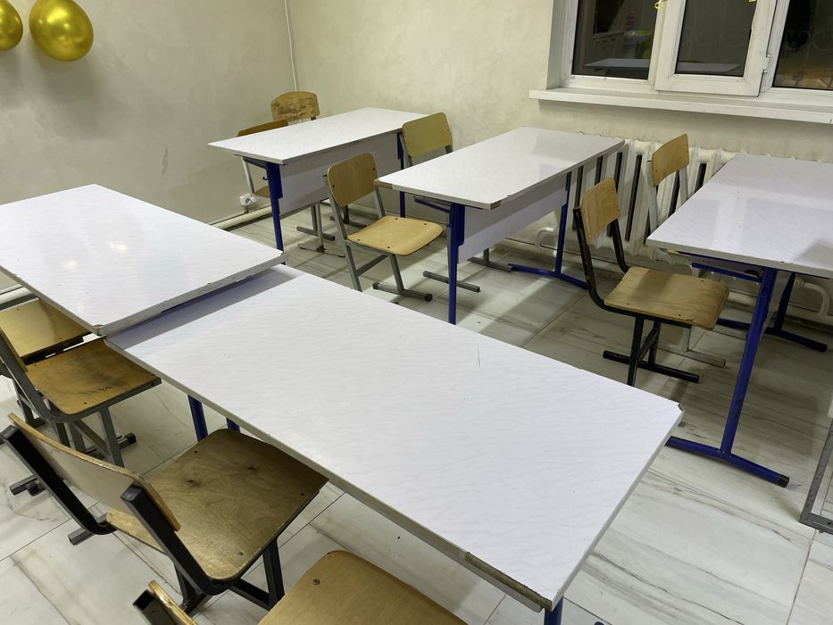 Бесплатно парты со стульями