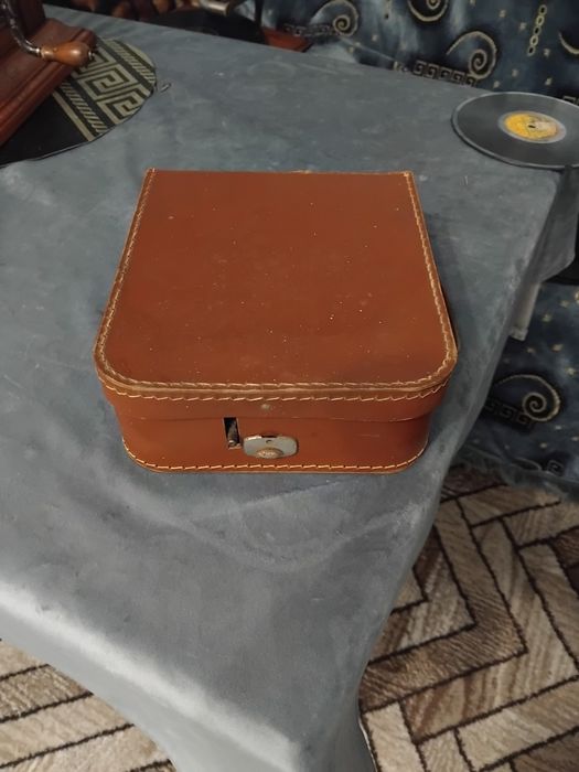 Superb patefon unicat,miniatură,de jucărie, fabricat în Germania.
