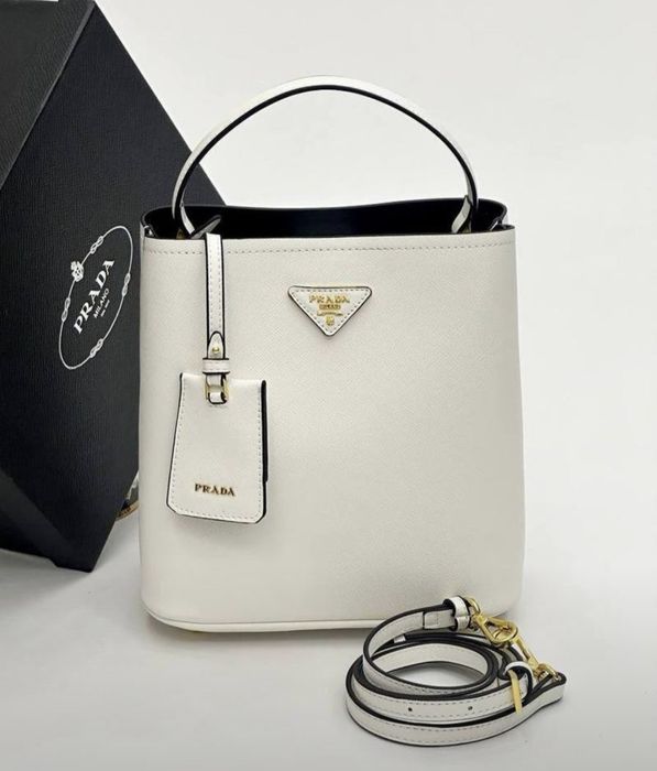 Сумка prada белая новая в пыльнике
