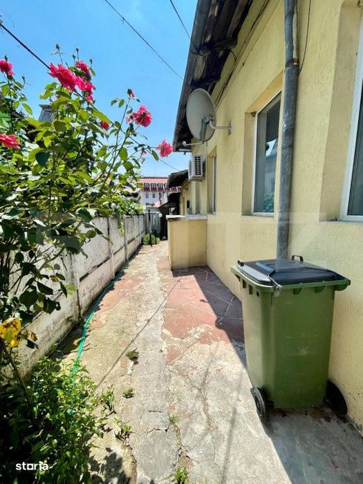 Apartament la curte, 2 camere, CT, AC, zona Facultatea de Medicina