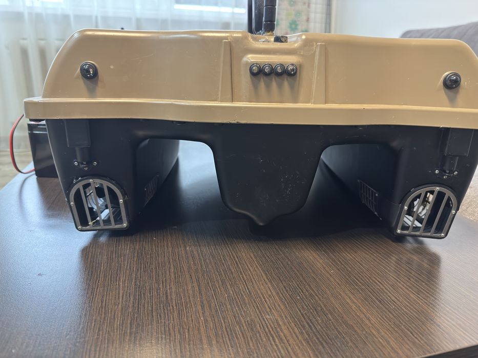 Лодка за захранка lake master m2