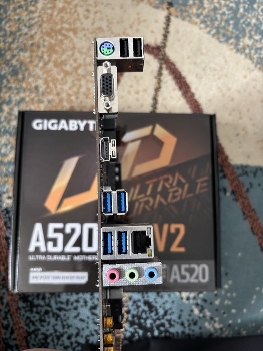 Материнская плата am4