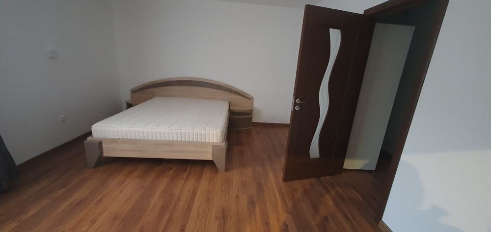 Inchiriez apartament cu doua camere, zona centrala