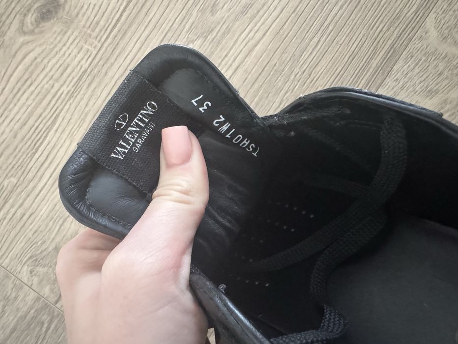 Sneakers Valentino Garavani Rockstud Noir , stare perfecta , marimea 37