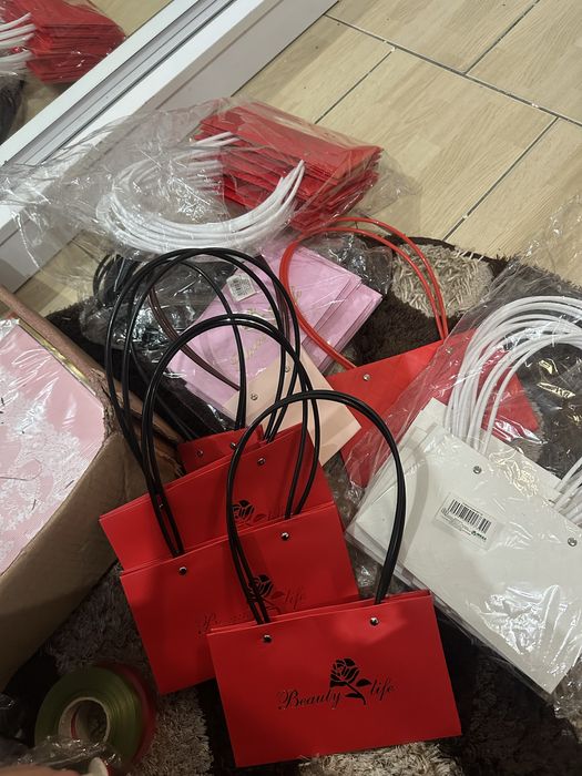 Se vinde lot de ambalaje florale