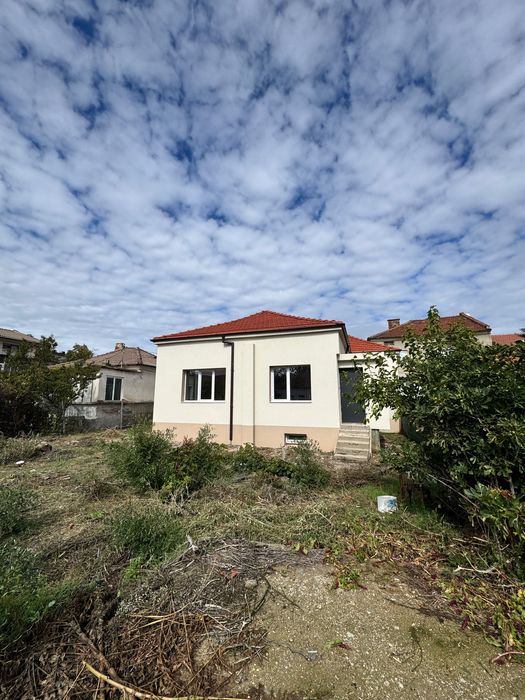 Продавам къща в центъра на  Свиленград.