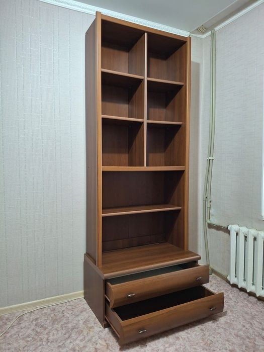 Книжный шкаф//////