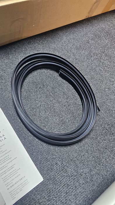 bare transversale volkswagen touareg 7p noi originale 

cod oe: 7p6 07