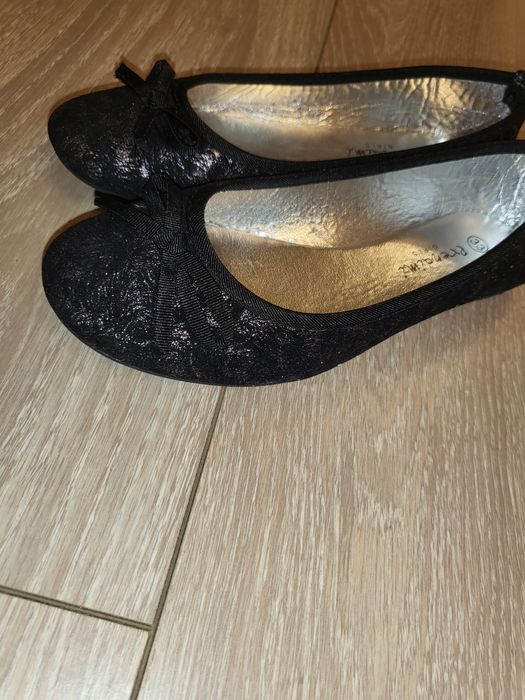 Balerini negri-copii mar 33, pret 30 lei