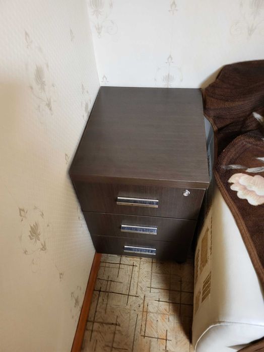 Продам стол письменный офисный