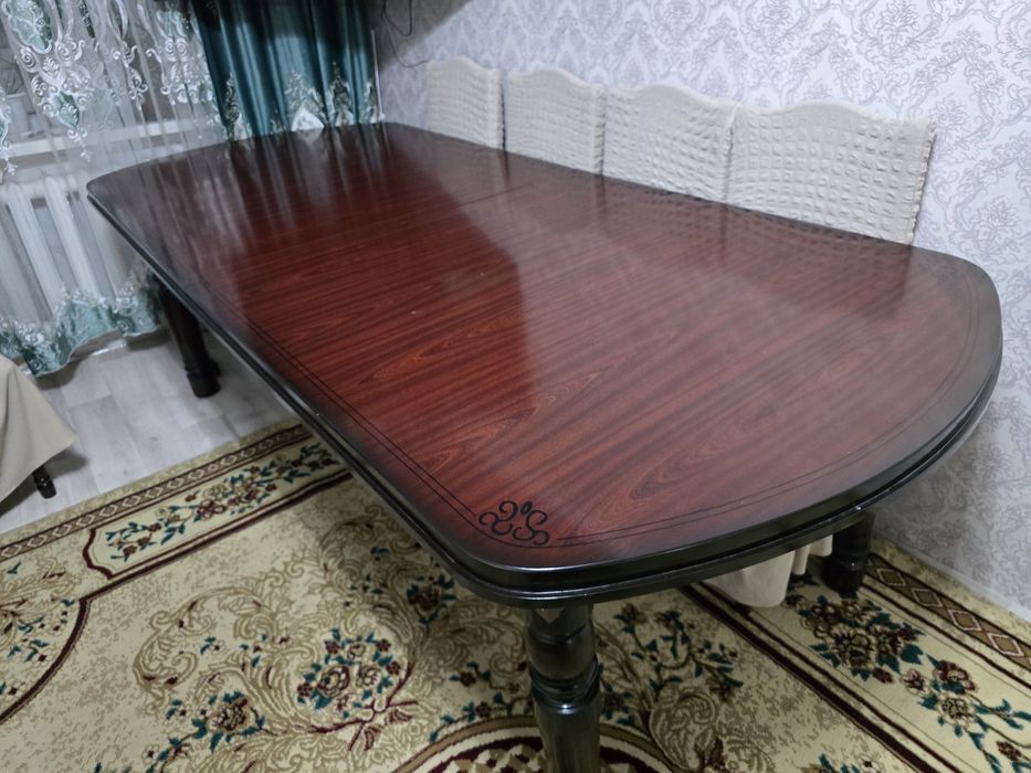 Продается большой стол