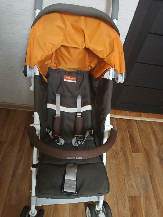 Продам детскую прогулочную коляску.