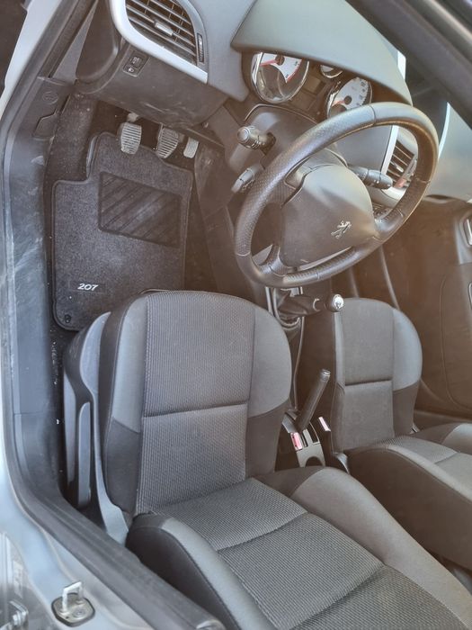 Se vinde Peugeot 207