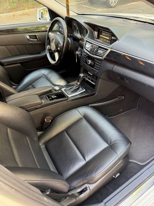 Mercedes-Benz E E250 stare foarte buna,nu accept schimburi