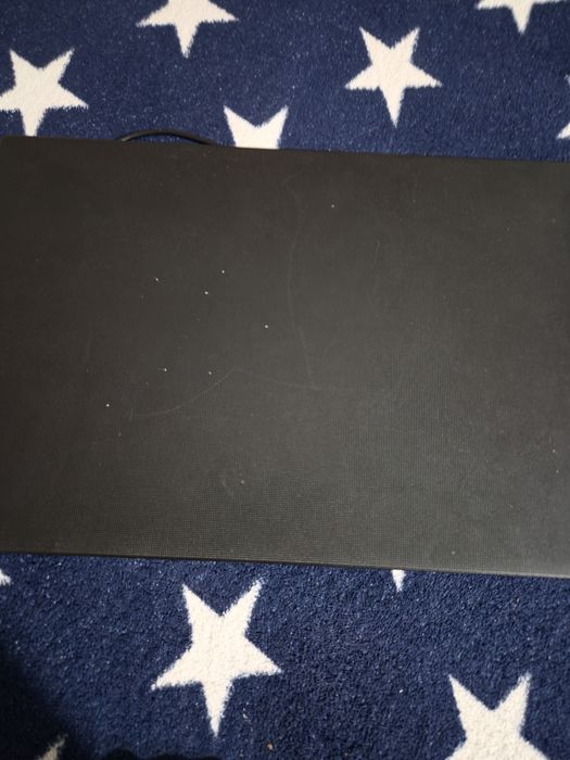 Vând Lenovo V15 Generația 4