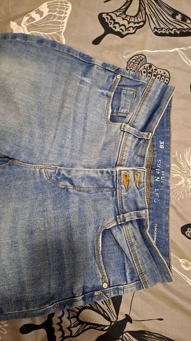 Дамски.   дънкии