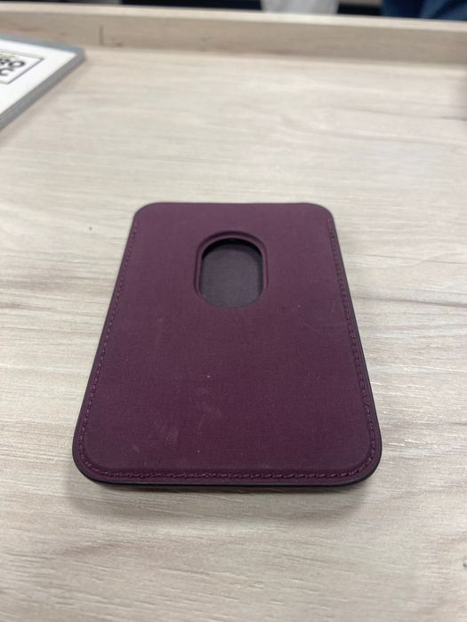 Продаю оригинальный Apple wallet