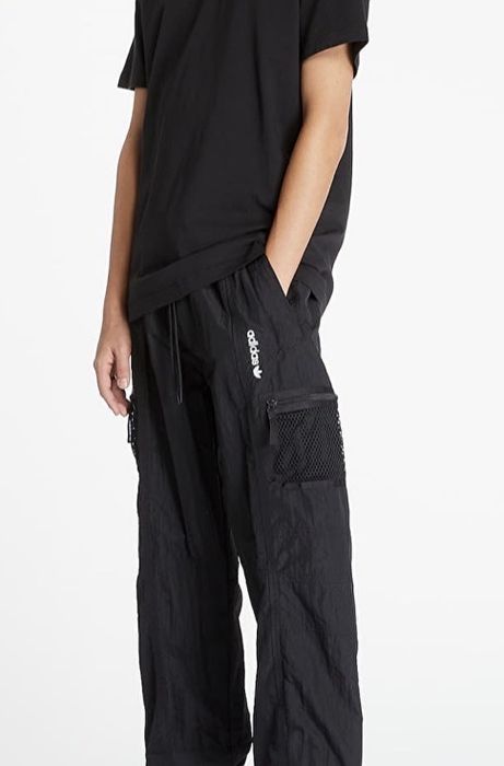 Мъжки карго панталон ADIDAS . Размер S