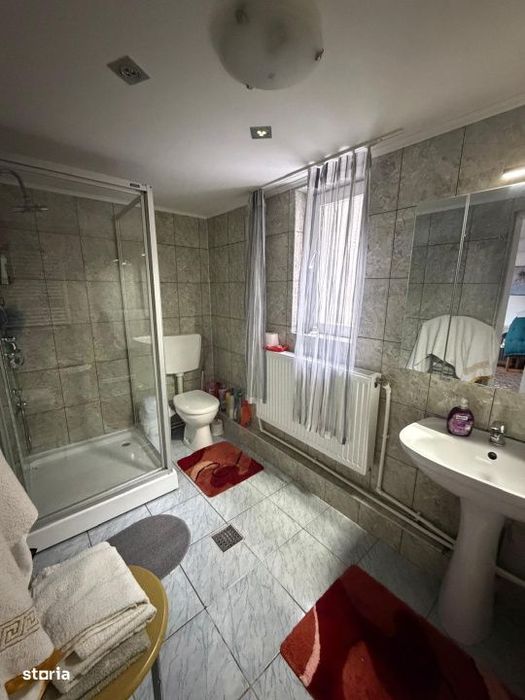 Casa  spatioasa , teren 3300 mp, Dornesti