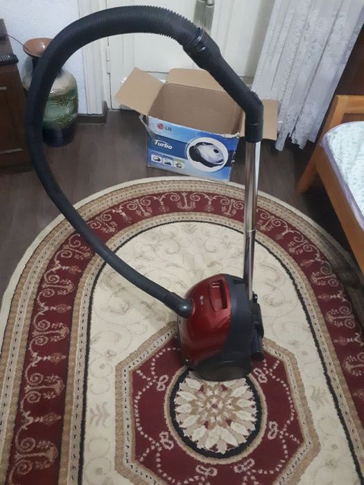 Срочно продаю пылесос LG Турбо в рабочем состоянии.