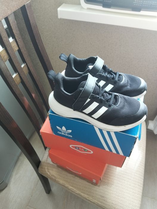 Продам кроссовки детские