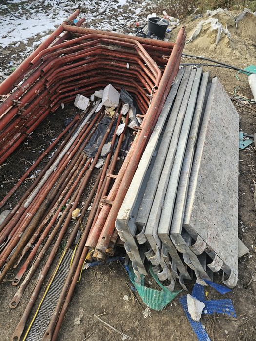 Vând schelă  impecabila