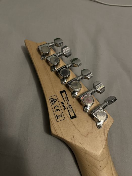 Ibanez GIO electrică HSH – Sunburst – 6 corzi – stare foarte bună